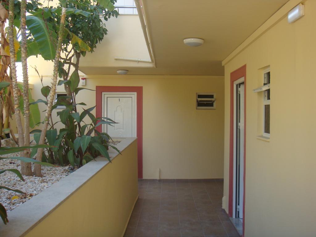 פליראקי Billy'S Studios מראה חיצוני תמונה