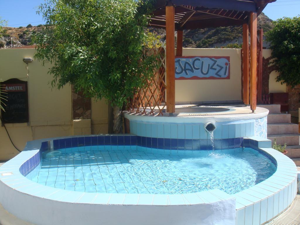 פליראקי Billy'S Studios מראה חיצוני תמונה